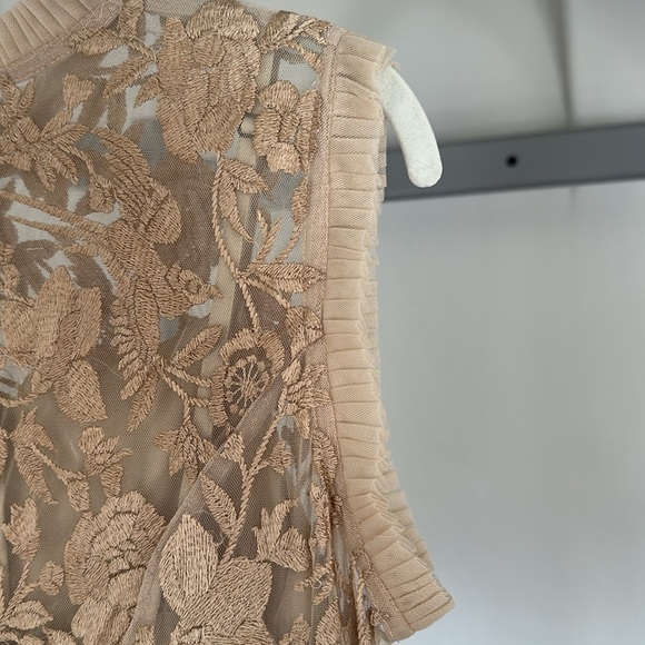 Tolani Relle Dress Beige Medium New - Picture 12 of 12